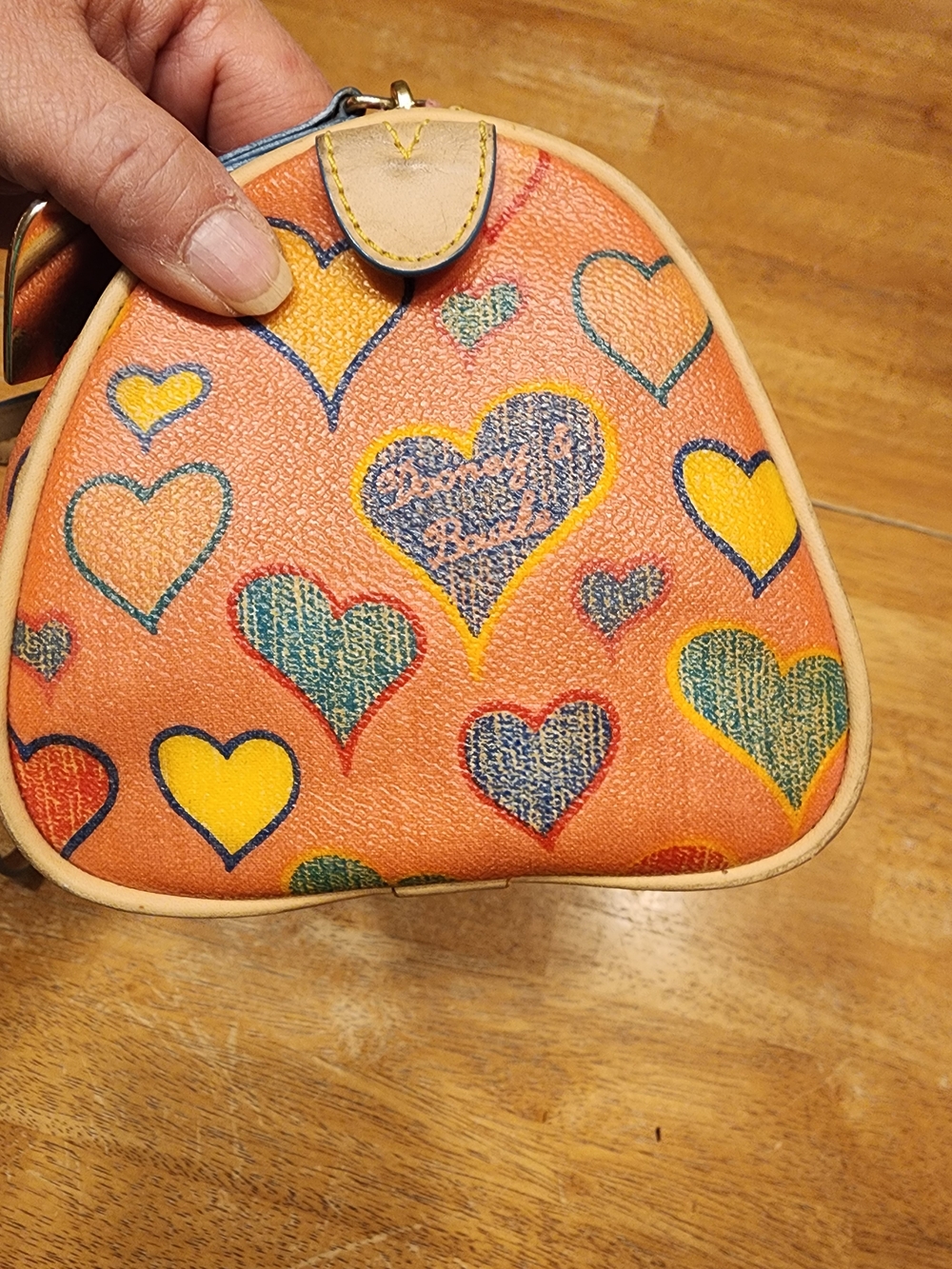 vintage Y2K Dooney & Bourke multicolor crayon hearts barrel bag - Picture 9 of 16